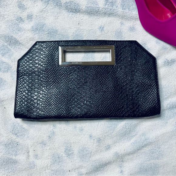 Leather Express Clutch - Picture 6 of 11